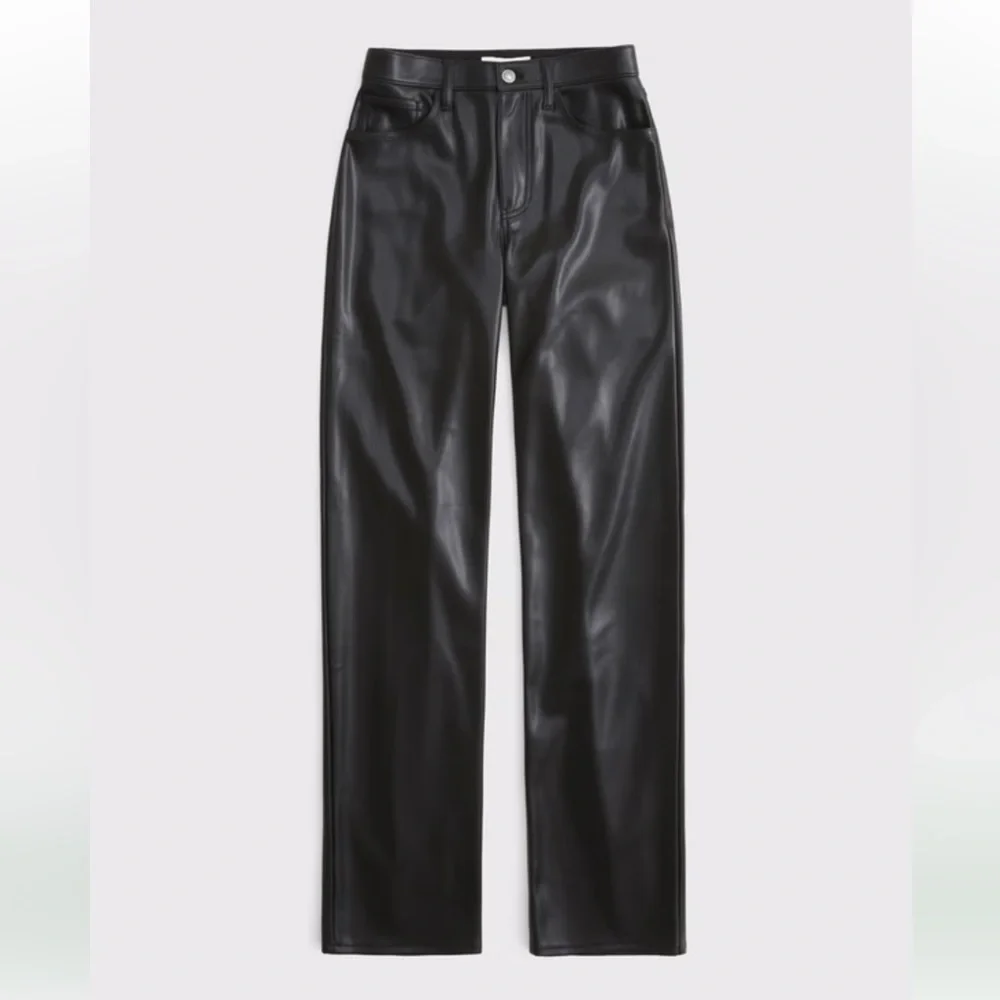 TALL NWT Curve Love High Rise 90s Relaxed Vegan Leather Pant - Picture 1 of 7